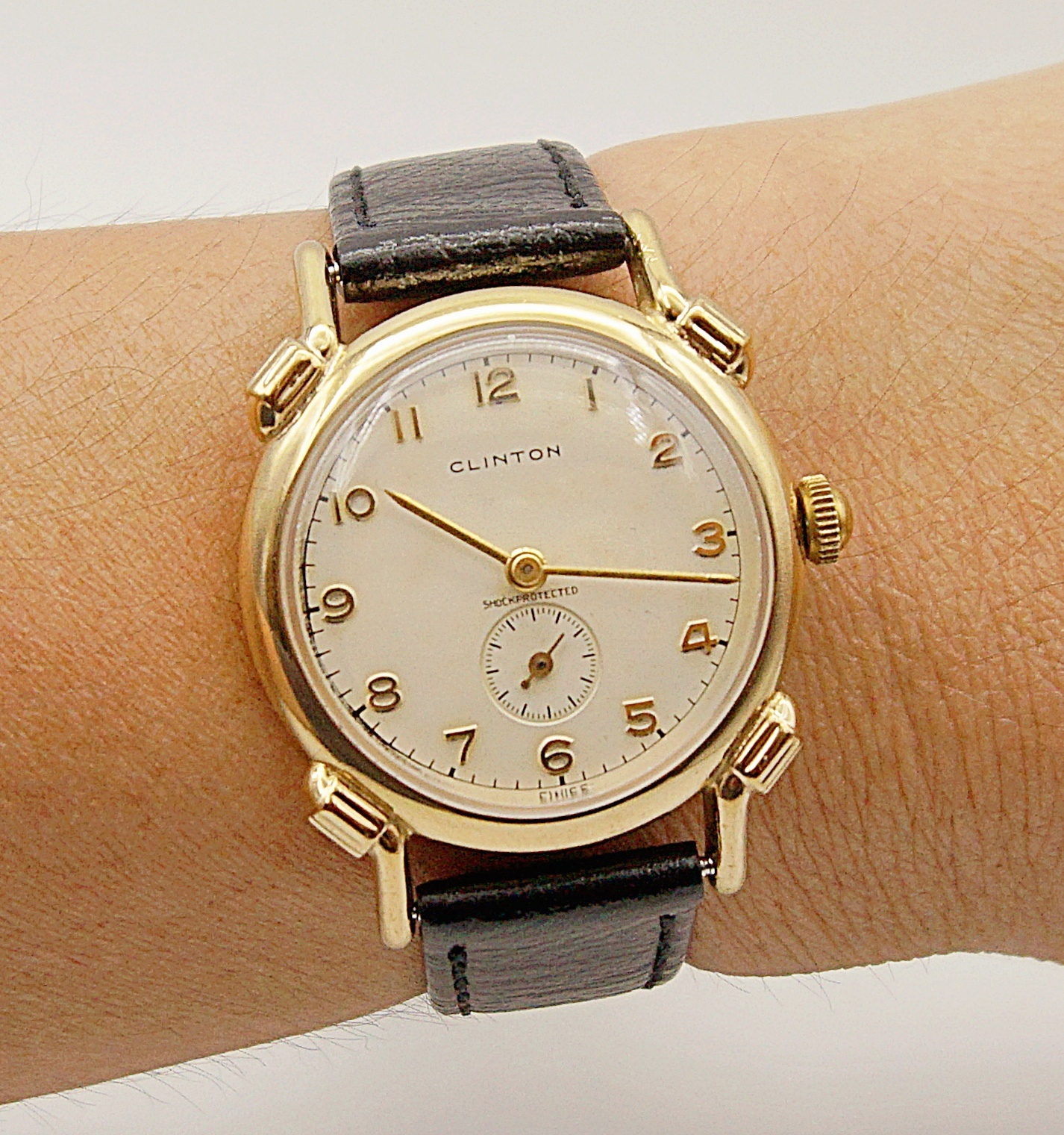 นาฬิกาเก่า CLINTON ไขลานสองเข็มครึ่ง