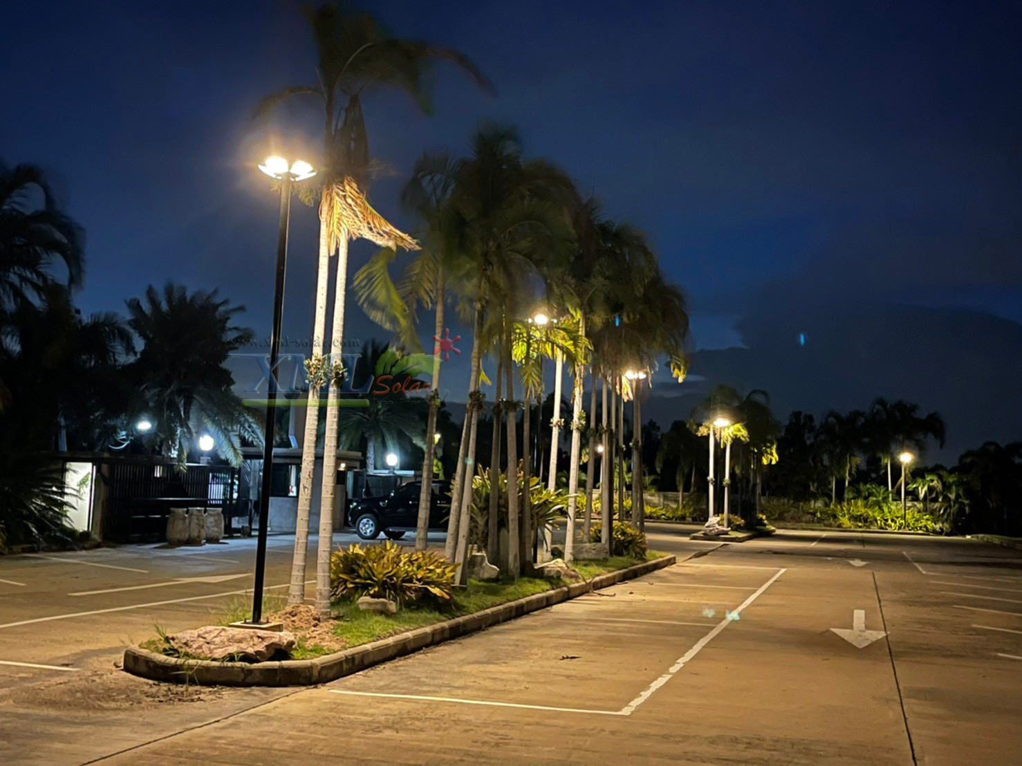 เสาไฟสนาม เหล็กพ่นสีดำ (ปลาย 3 นิ้ว)