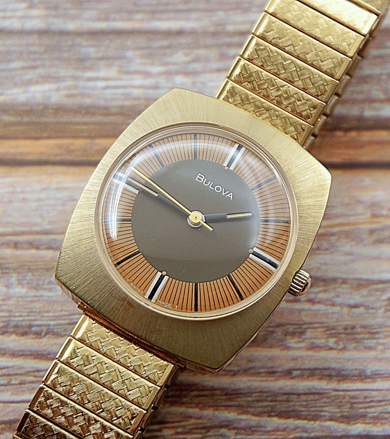 นาฬิกาเก่า BULOVA ไขลาน