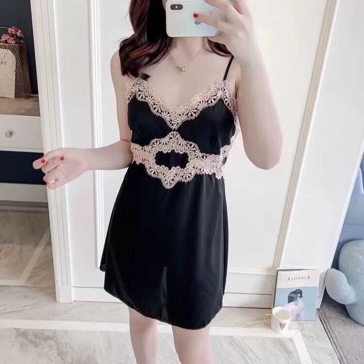 ชุดนอนเดรสสายเดี่ยวผ้าซาติน เนื้อนิ่ม ใส่สบาย ไม่ร้อน ไม่คัน มีฟองน้ำถอดออกได้ ฟรีไซส์ มี 3 สี ราคาส่ง 3 ชิ้น คละแบบได้ ชุดละ 290 บาท