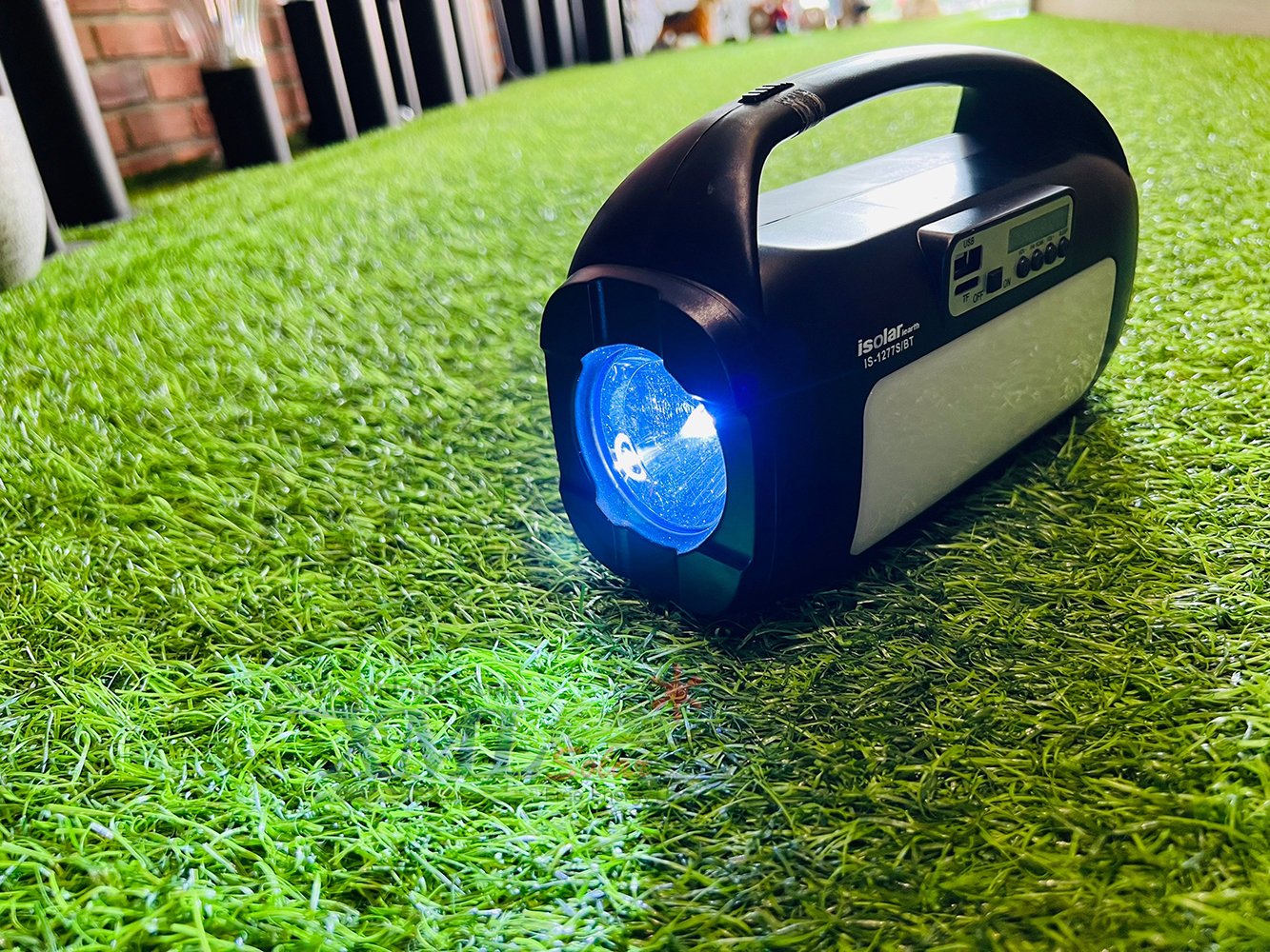 ชุดนอนนาโซล่าเซลล์ (สีดำ) (รุ่นปี 2023) พร้อมวิทยุ ขนาดพกพา 8,000 mAh