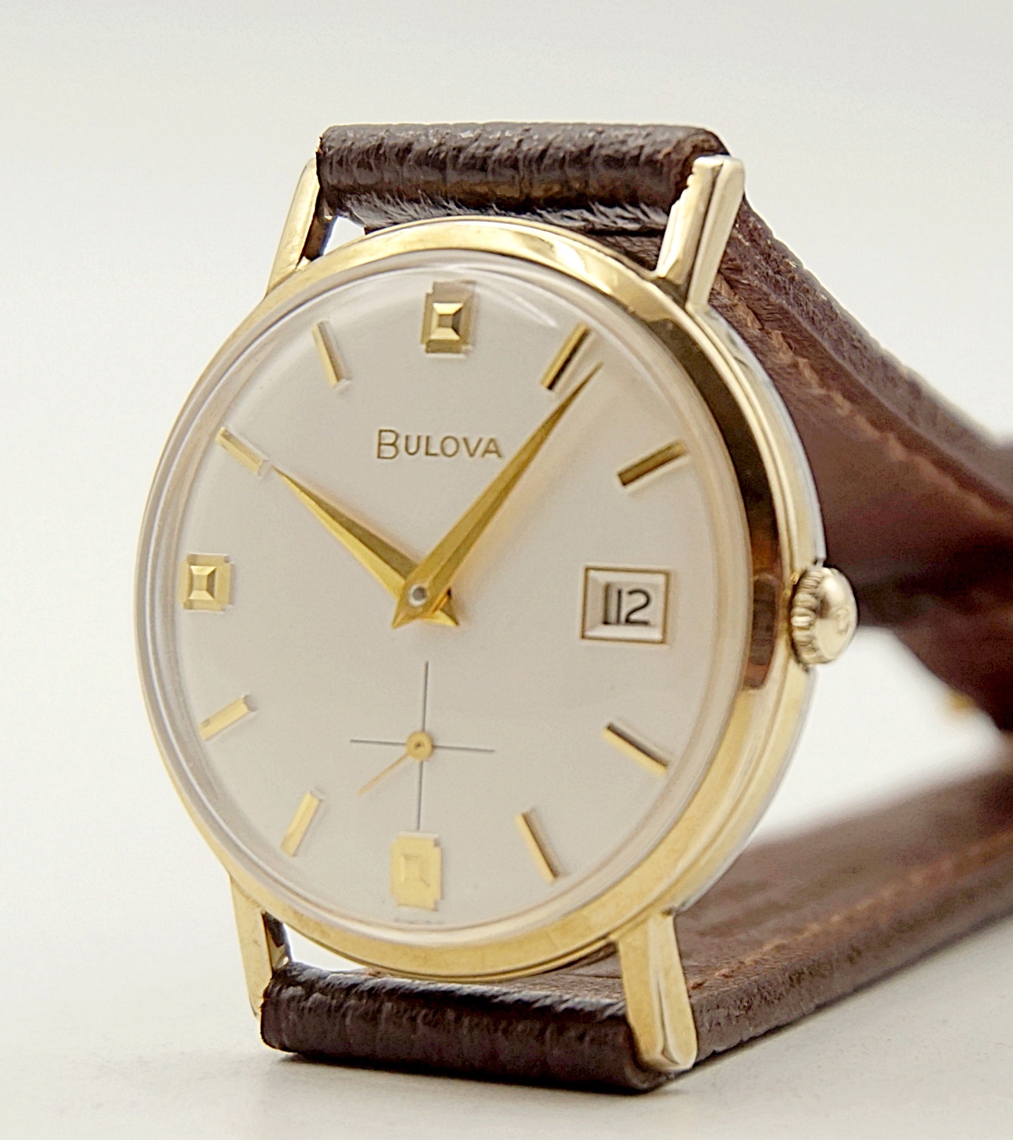 นาฬิกาเก่า BULOVA ไขลานสองเข็มครึ่ง