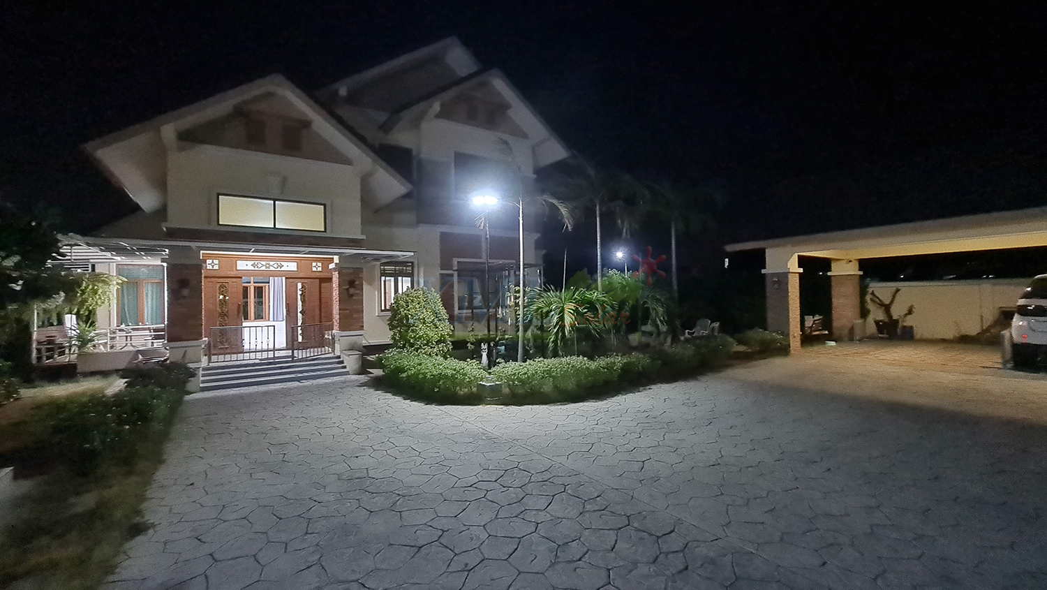 โคมไฟ UFO ทรงสี่เหลี่ยม รุ่น Modi x XML + ระบบ Motion รุ่น 300w (เปิดได้ 3 แสง)