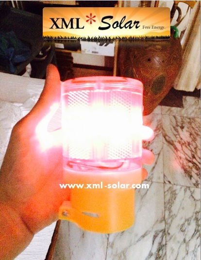 ไฟเตือนกรวยจราจร ฉุกเฉิน พลังงานเเสงอาทิตย์ (เเสง : สีเเดง)