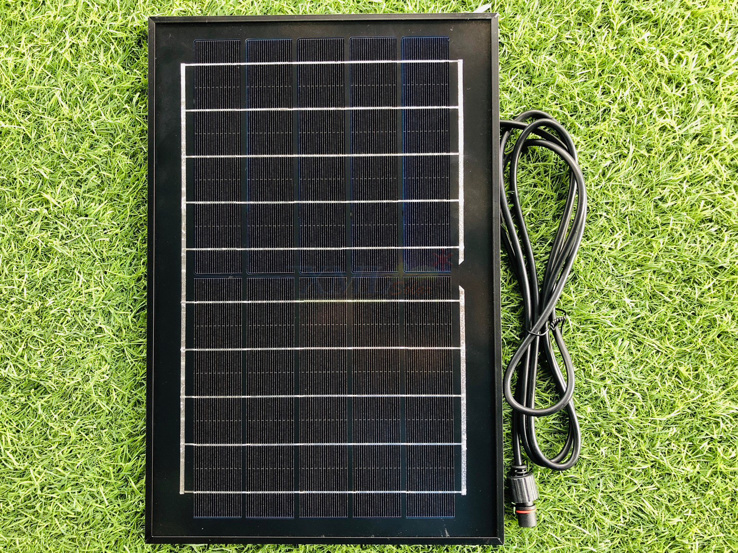 ไฟสปอตไลท์โซล่าเซลล์ 180 W รุ่น MD-PT01 (เเสง : ขาว)