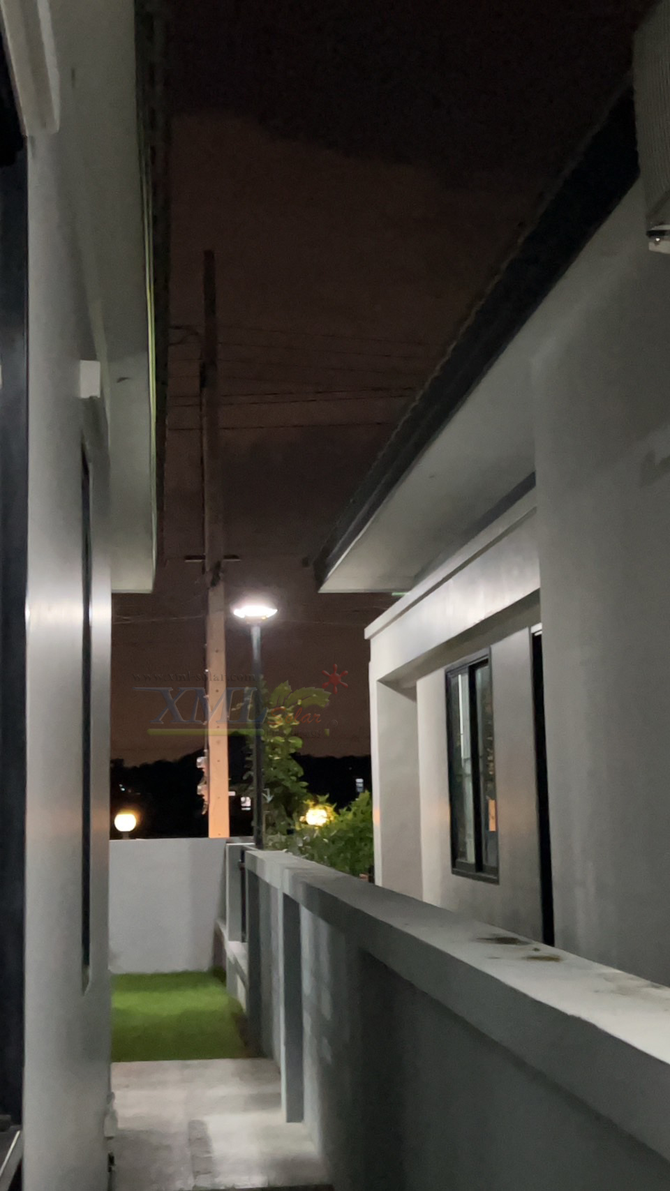 โคมไฟ UFO ทรงสี่เหลี่ยม รุ่น Modi x XML + ระบบ Motion รุ่น 300w (เปิดได้ 3 แสง)