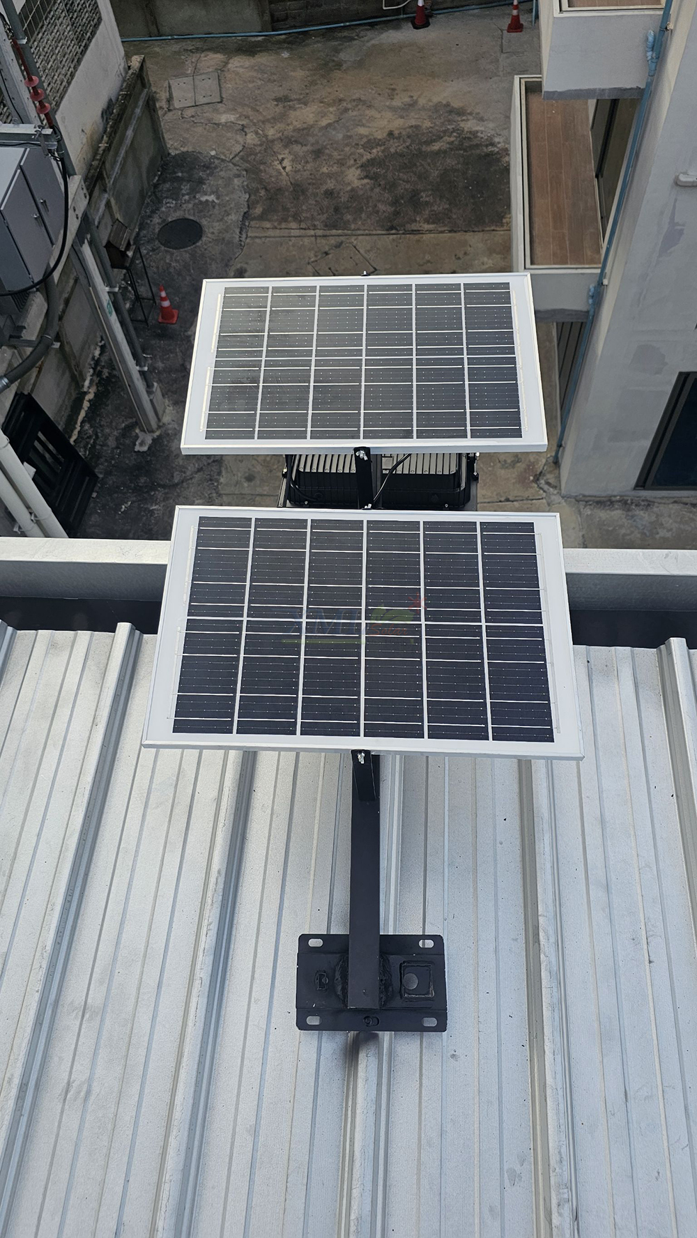 ไฟสปอตไลท์โซล่าเซลล์ 1000 Watt กล่องสีน้ำตาล (เปิดได้ 3 แสง)