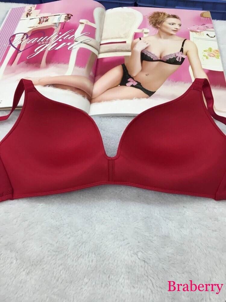 ยูนิโคล่บรา บราไร้โครงเนื้อนุ่มบางเบา ใส่สบาย กระชับเรียบเนียน มี 7 สี Size 32,34,36,38 ราคาส่ง 3 ชิ้นคละแบบได้ ตัวละ 300 บาท