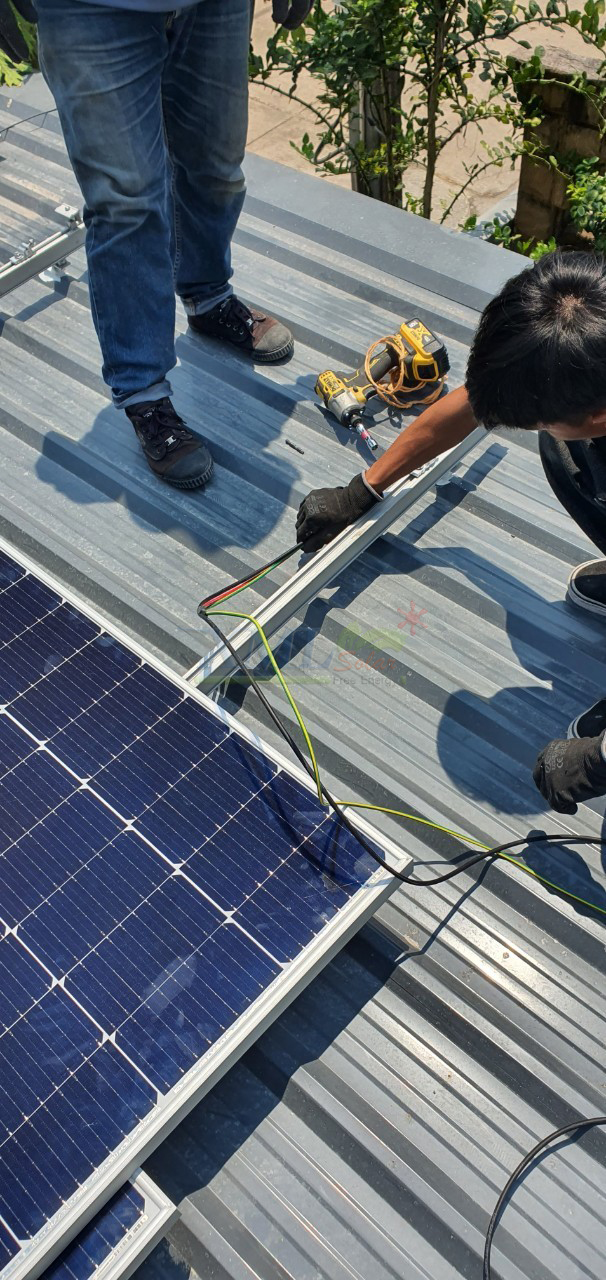 ชุดแอร์โซล่าเซลล์ TASAKI 13,000 BTU