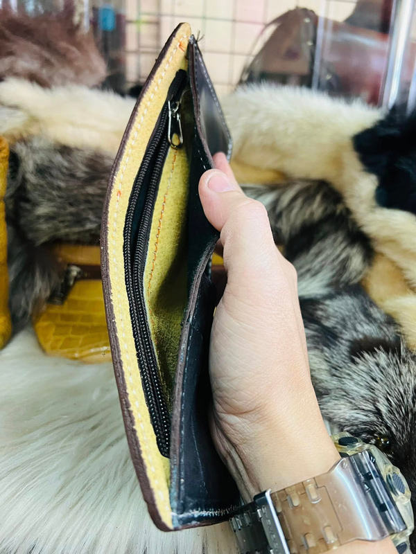 กระเป๋าสตางค์ หนังวัวตอกลาย