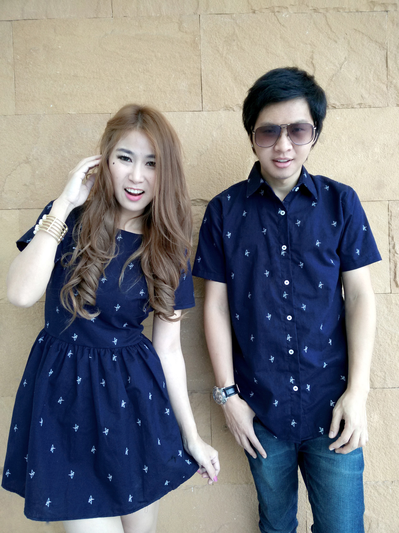 ชุดคู่รักพร้อมส่ง สีน้ำเงินเข้มลายนกกระเรียน