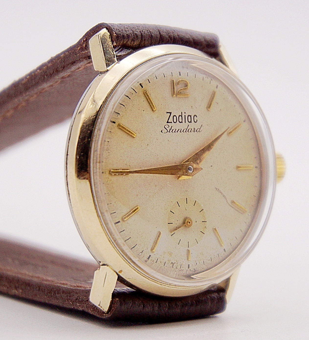 นาฬิกาเก่า ZODIAC ไขลานสองเข็มครึ่ง