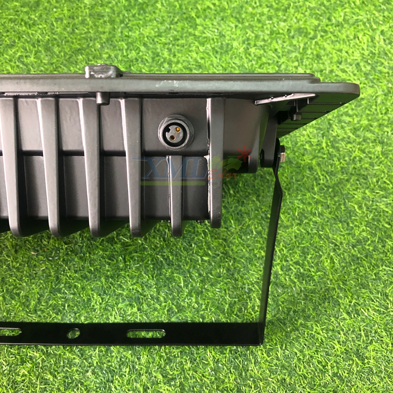 สปอร์ตไลท์โซล่าเซลล์ 500 W. รุ่นใหม่ JD8500L (แสง : ขาว)