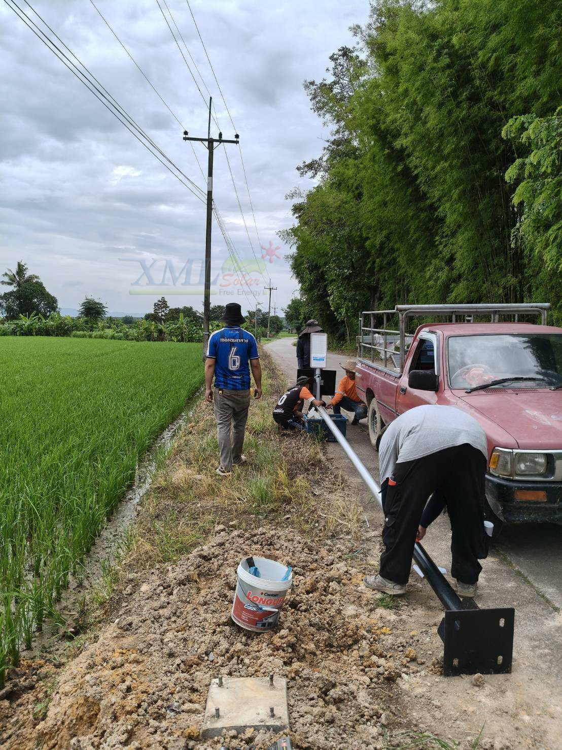 โคมไฟถนนโซล่าเซลล์ 600W รุ่น MD-SLT30-600W (แสง : ขาว)