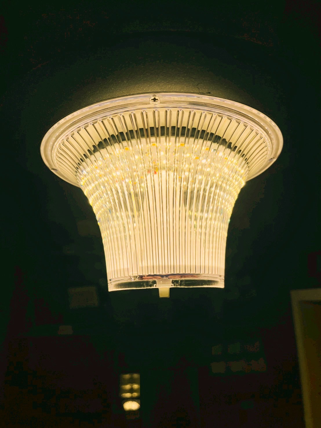 โคมไฟตั้งพื้นโซล่าเซลล์ รุ่น TC-3630 (เปิดได้ 2 แสง)