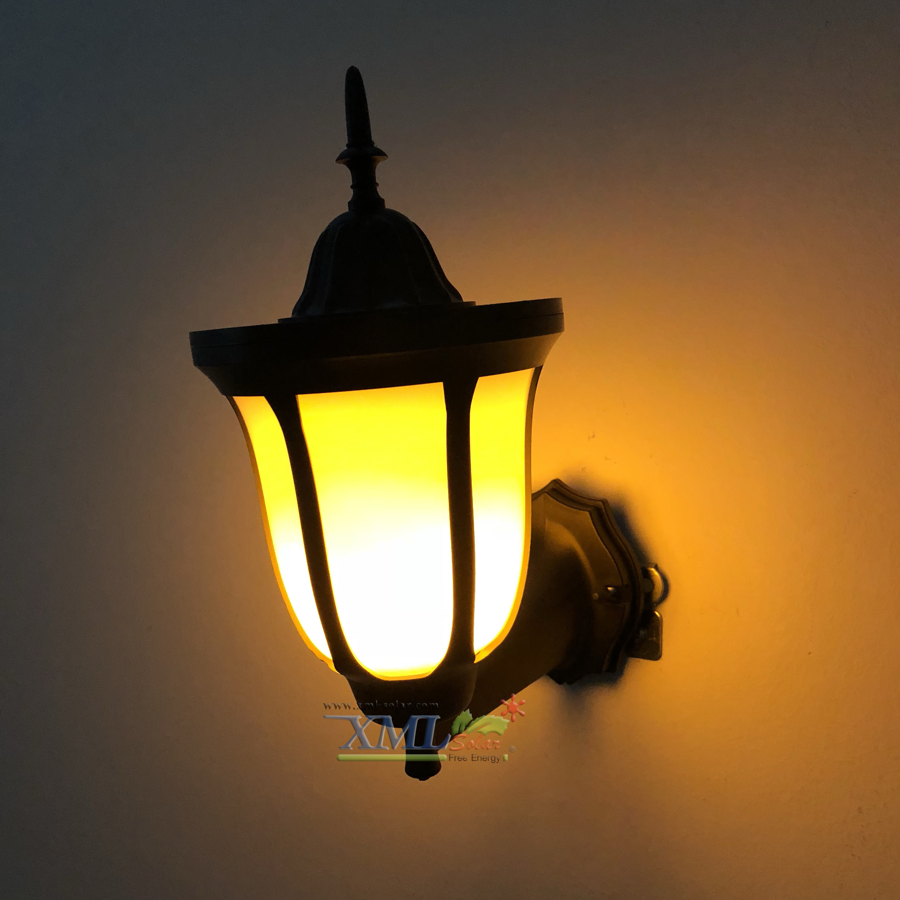 โคมไฟกิ่งโซล่าเซลล์ ทรง Modern (เเสง : เปลวไฟเหลืองวอมไวท์) 1 แถม 1