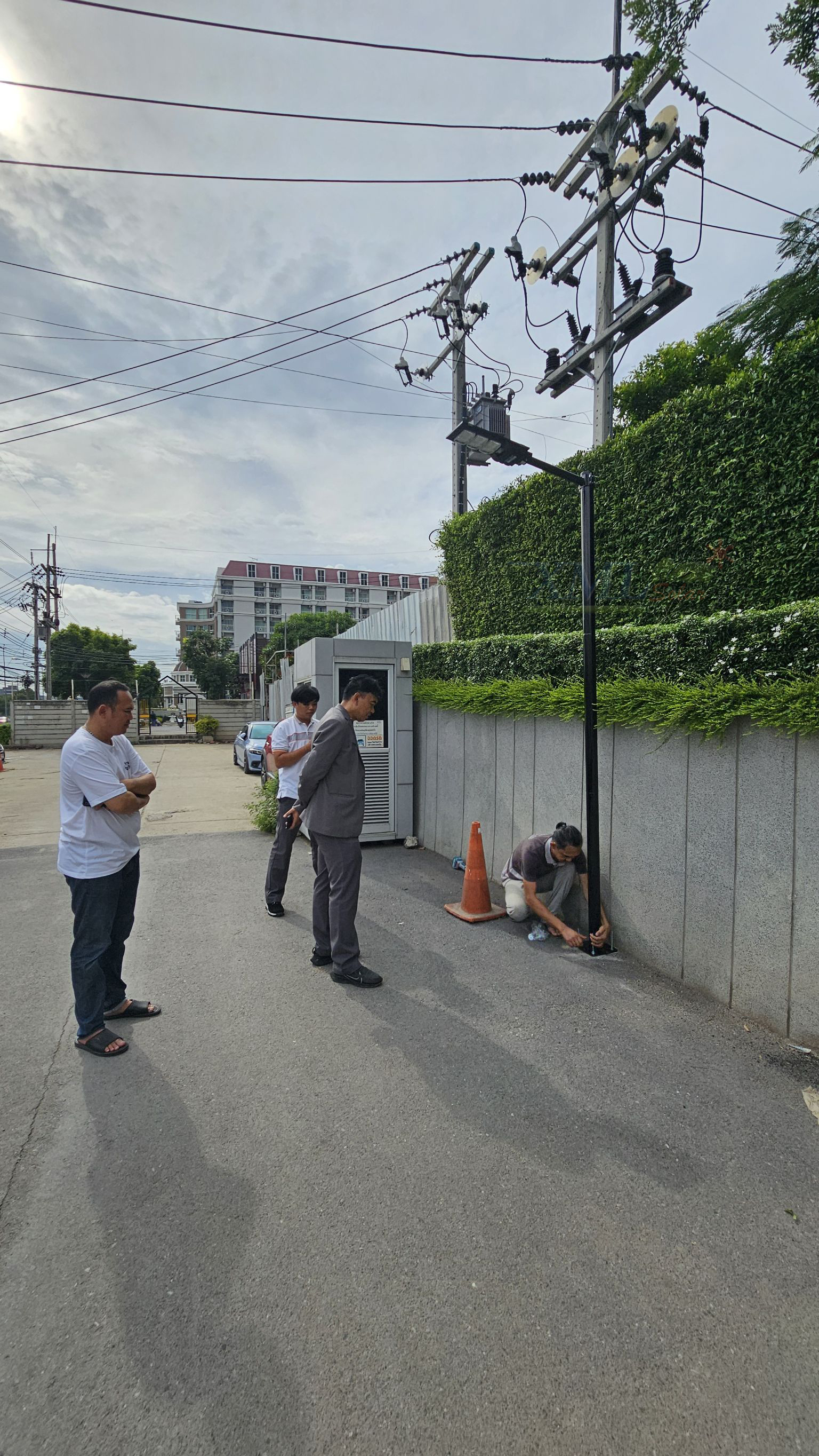 โคมไฟถนนโซล่าเซลล์ รุ่น MD-SLT27 (แสง : ขาว)(ระบบสว่างค้าง) (120w / 240w)