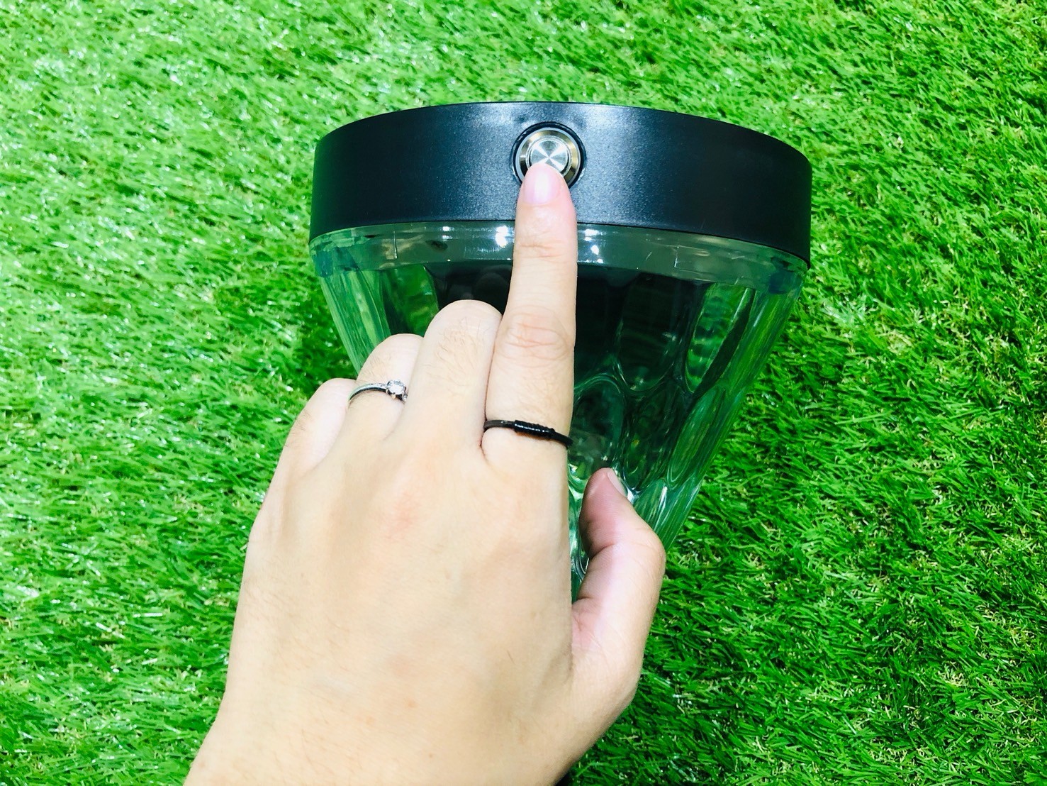 ไฟปักสนามโซล่าเซลล์ รุ่น DC-3662 (เปิดได้ 2 แสง)