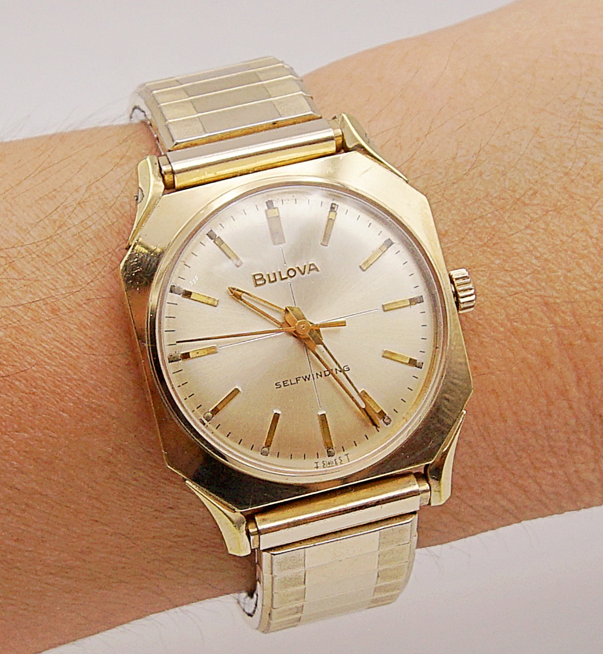 นาฬิกาเก่า BULOVA ออโตเมติก