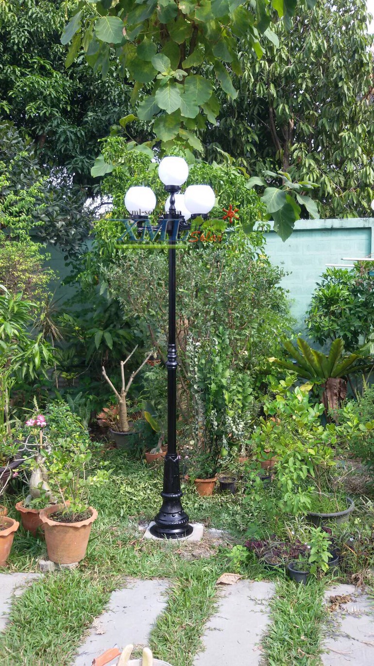 โคมไฟหัวเสาโซล่าเซลล์ ทรงกลมฐานสเเตนเลส (20 ซม.) + Remote (เปิดได้ 3 แสง)+AC