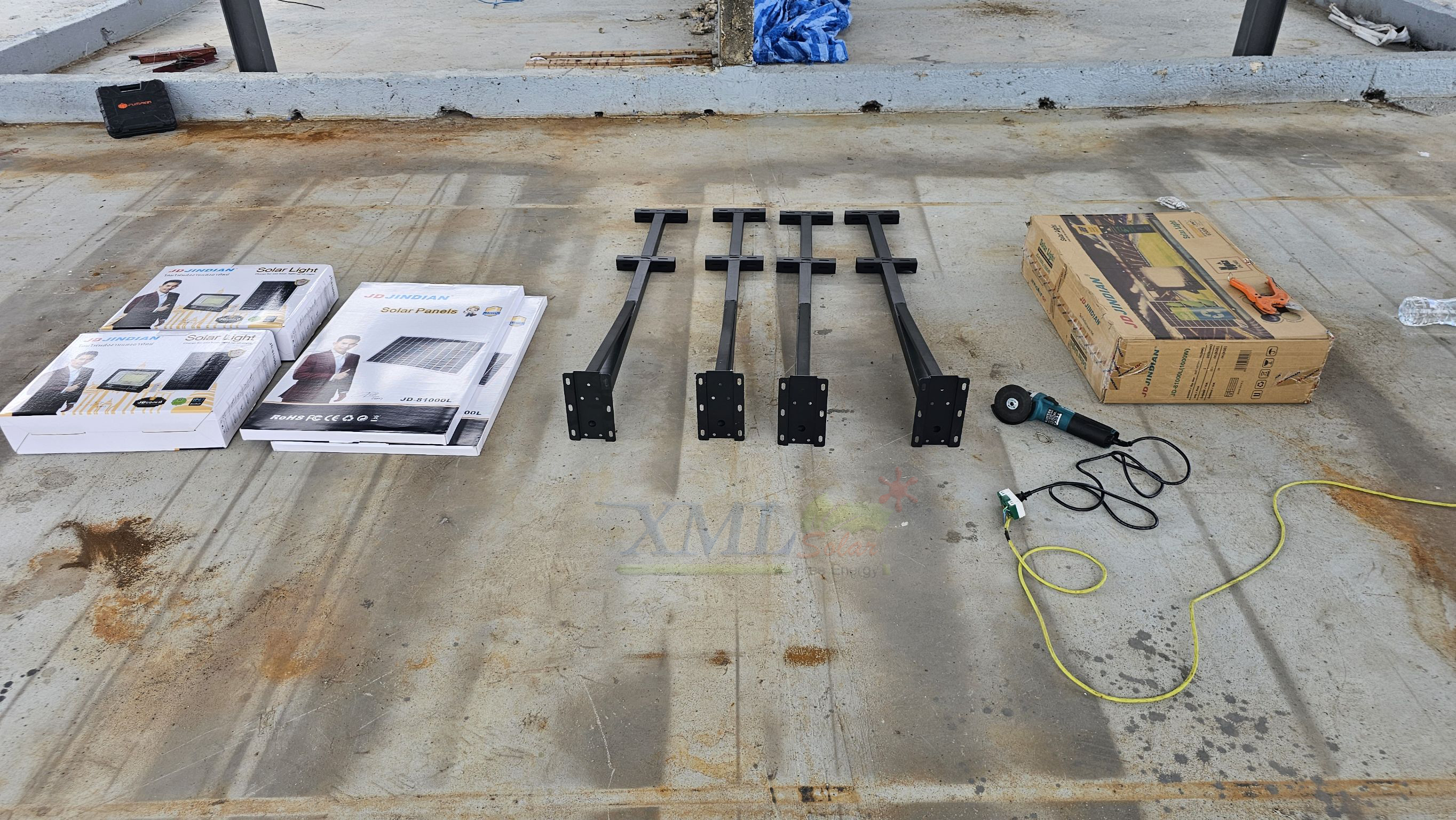 สปอร์ตไลท์โซล่าเซลล์ 1000 W. รุ่นใหม่ JD81000L (แสง : ขาว)