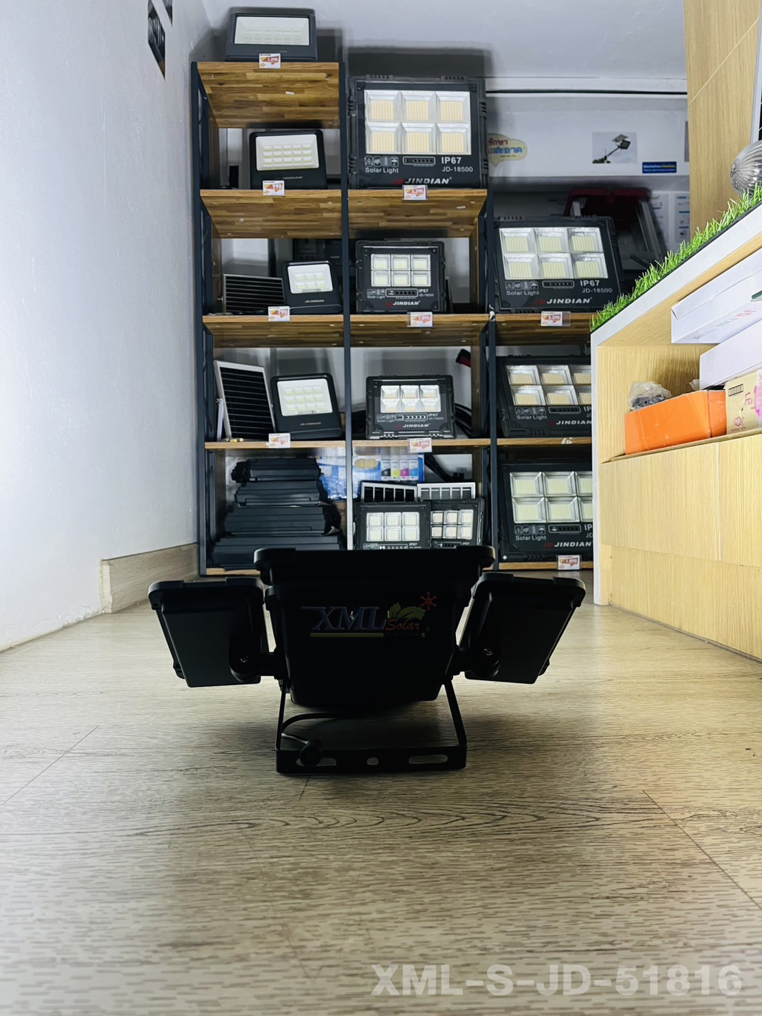 โคมไฟผนังโซล่าเซลล์ 192 LED / 324 LED รุ่น JD JINDIAN (แสง : ขาว)