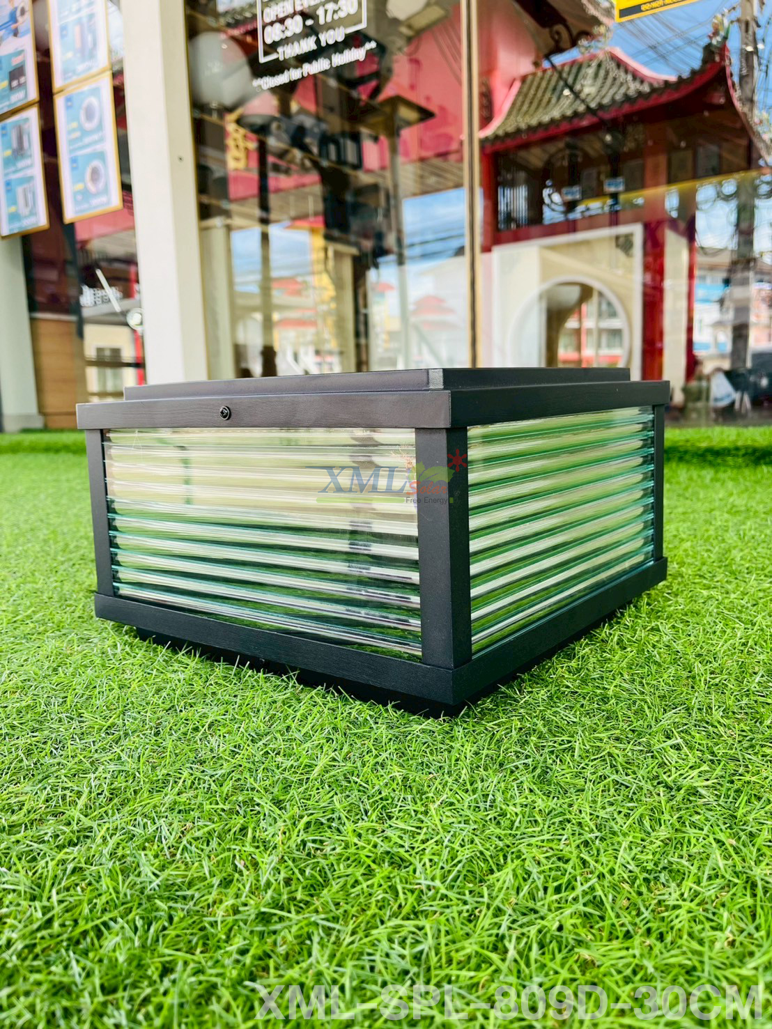 โคมไฟหัวเสาโซล่าเซลล์ รุ่น SPL-809 (เปิดได้ 3 แสง)