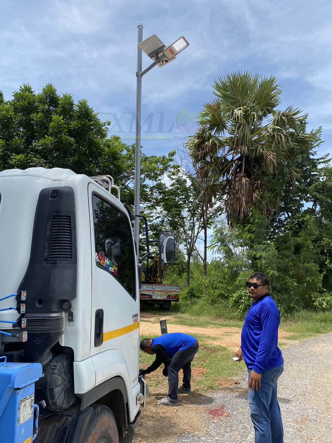 โคมไฟถนนโซล่าเซลล์ 400W รุ่น MD-SLT30-400W (แสง : ขาว)