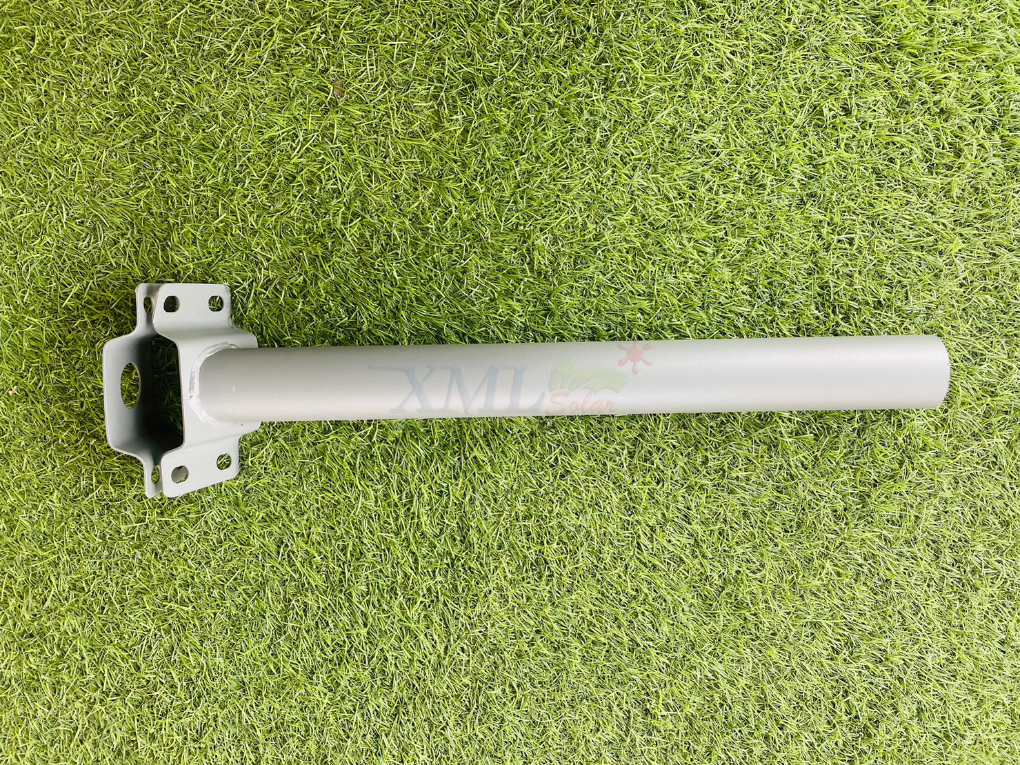 โคมไฟถนนโซล่าเซลล์ Vmax x XML 200W Series 2020 (แสง : เหลืองวอมไวท์)