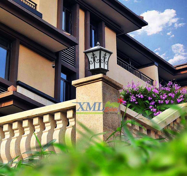 โคมไฟหัวเสาโซล่าเซลล์ + AC ทรง Grand เเบบที่ 2 (สีดำ) (เเสง : ขาว + เหลืองวอมไวท์) (45 cm.)