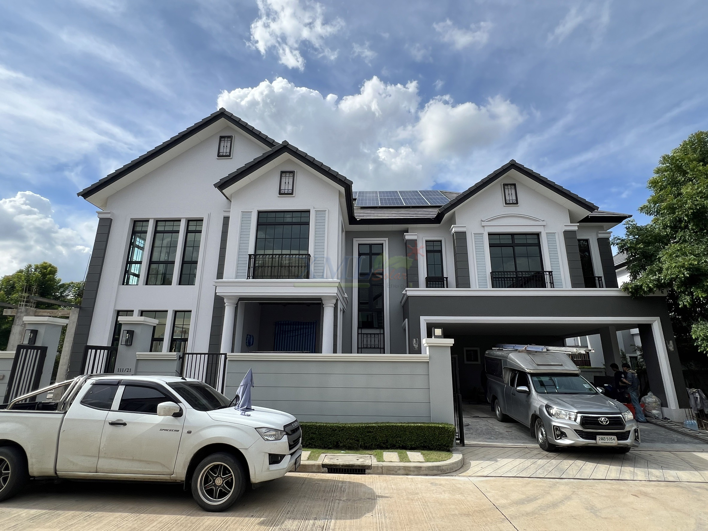 ระบบโซล่าเซลล์ติดหลังคา Enphase Solar Rooftop ขนาด 10.08 KW (ON-GRID) 3 Phase พร้อมติดตั้ง