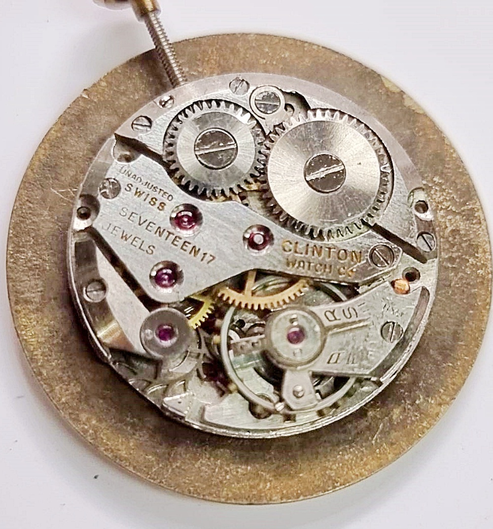 นาฬิกาเก่า CLINTON ไขลานสองเข็มครึ่ง