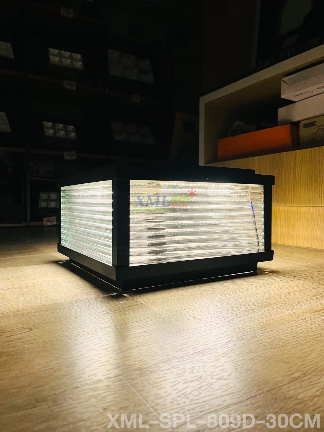 โคมไฟหัวเสาโซล่าเซลล์ รุ่น SPL-809 (เปิดได้ 3 แสง)