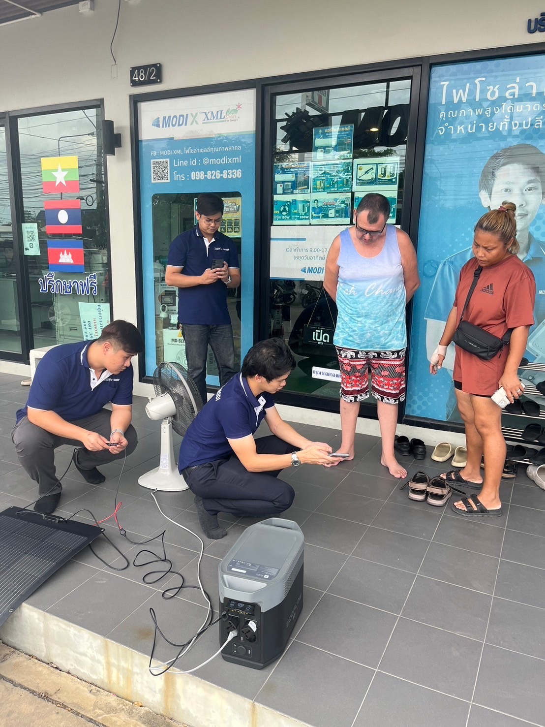 ชุดไฟอเนกประสงค์โซล่าเซลล์ รุ่น DELTA 2 MAX + แผงโซล่าเซลล์แบบโค้งงอได้ 120W