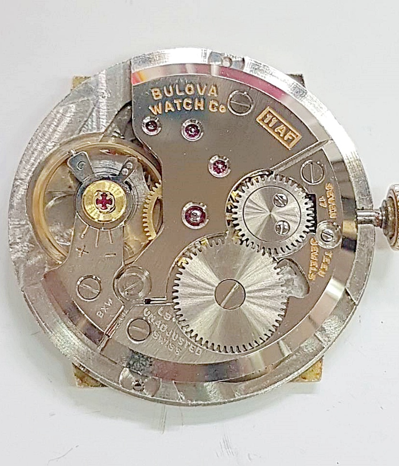 นาฬิกาเก่า BULOVA ไขลานสองเข็มครึ่ง