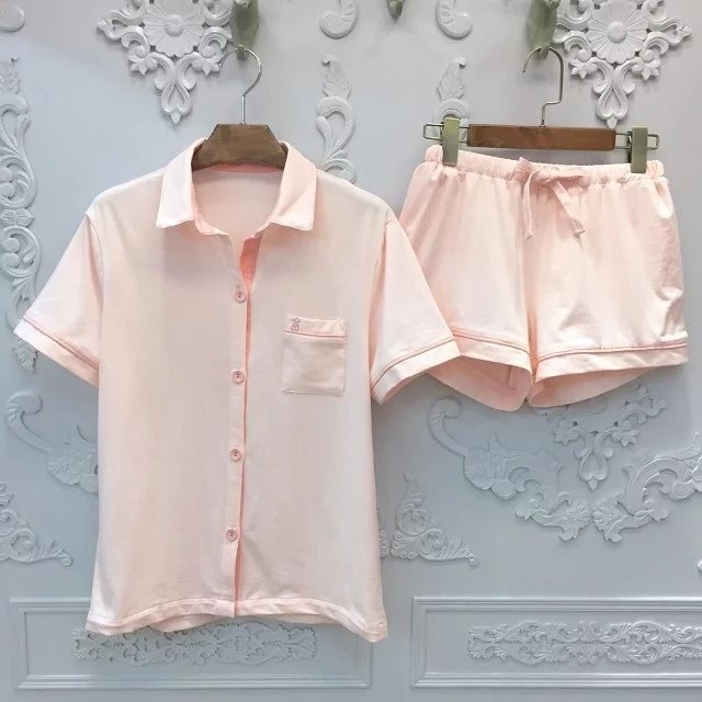 ชุดนอนผ้า โมดอล เนื้อผ้านิ่ม ใส่สบาย ฟรีไซส์ มี 2 สี ดำ โอรส ราคาส่ง 3 ชิ้น คละแบบได้ชุดละ 590 บาท