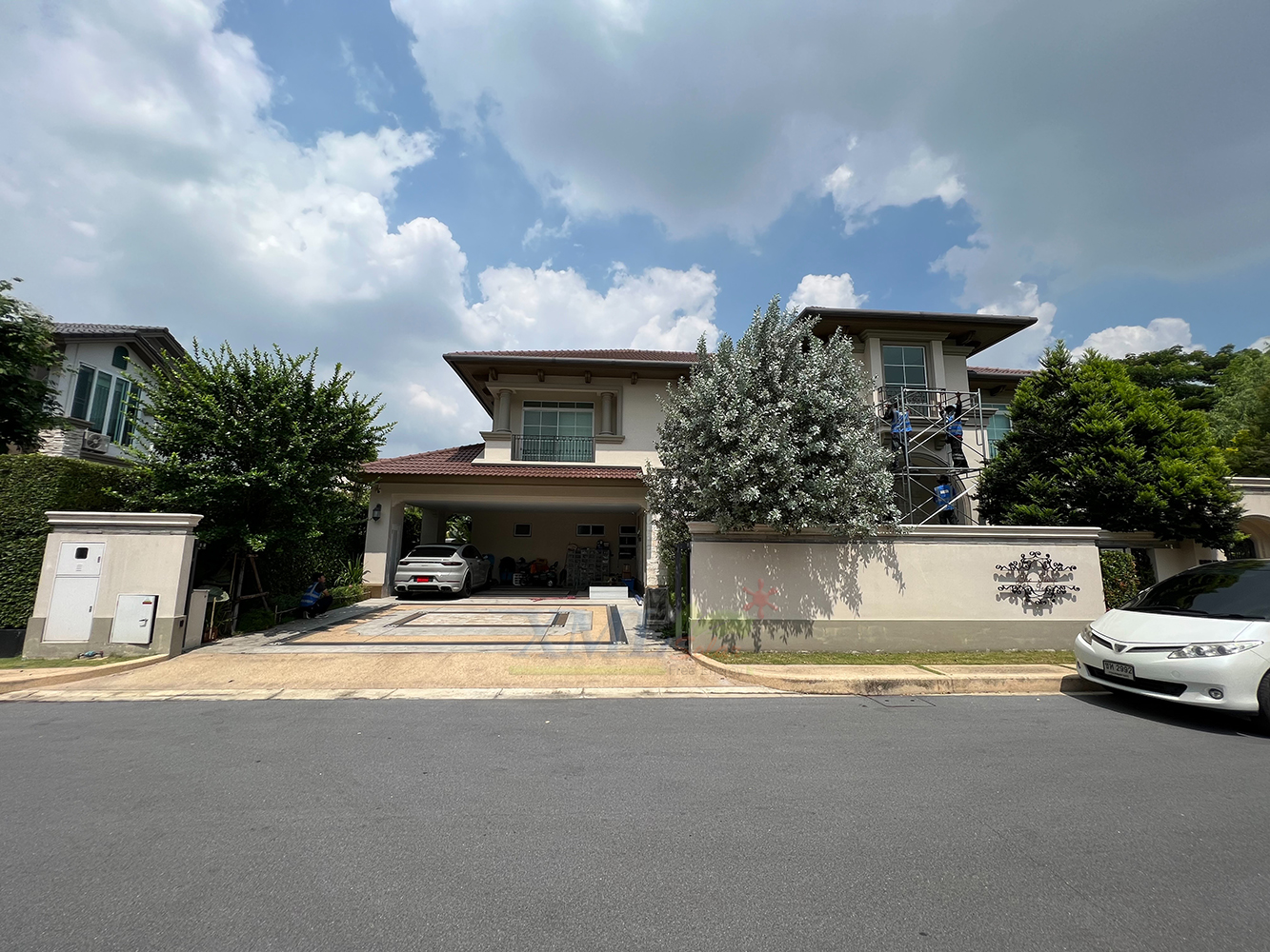 ระบบโซล่าเซลล์ติดหลังคา Enphase Solar Rooftop ขนาด 5.04 KW (ON-GRID) 3 Phase พร้อมติดตั้ง