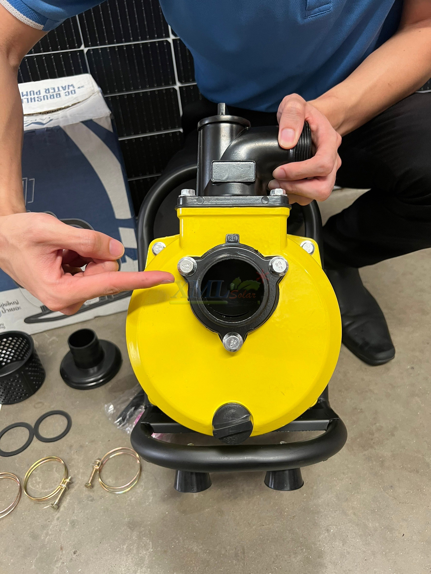 เครื่องสูบน้ำโซล่าเซลล์ (โข่งใหญ่) 750W / 72V. + เเผงโซล่าเซลล์ 450w (2 เเผง)