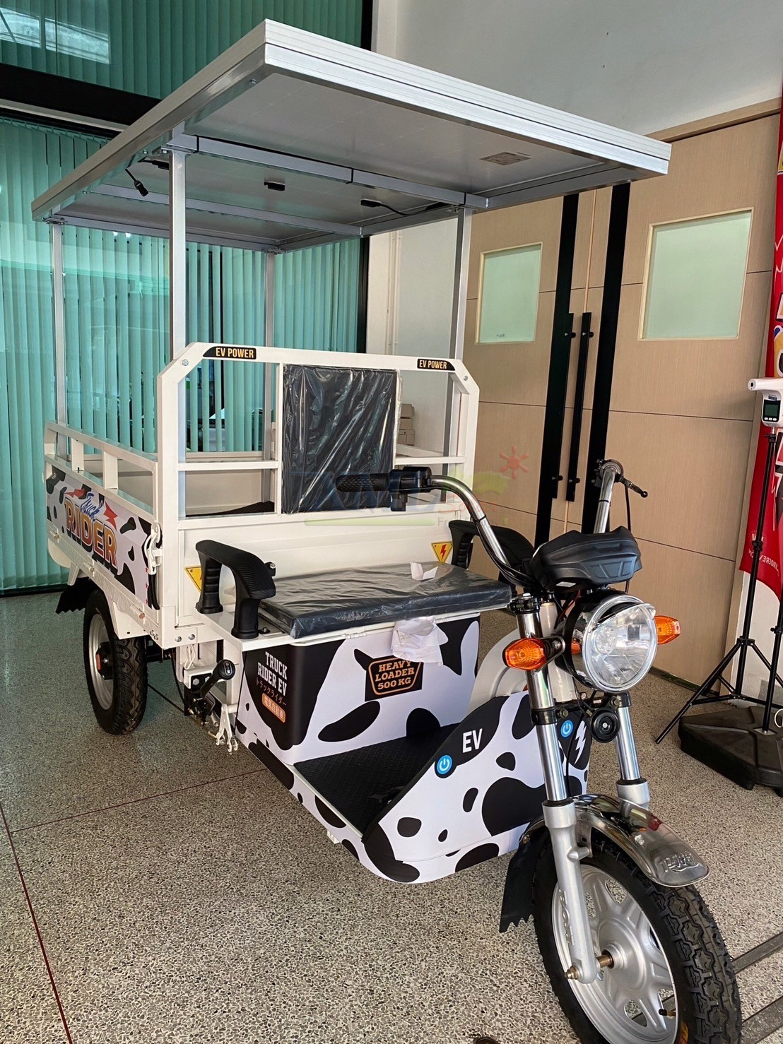 รถกระบะ 3 ล้อ โซล่าเซลล์