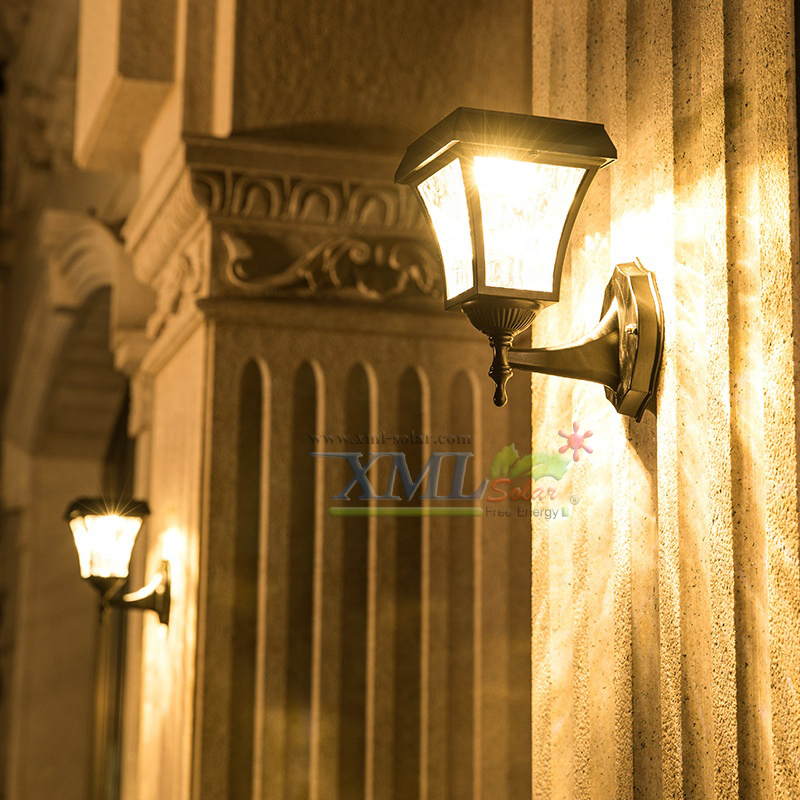 โคมไฟกิ่งโซล่าเซลล์ รุ่นใหม่ ทรงสี่เหลี่ยม ระบบสัมผัส (เเสง : เหลืองวอมไวท์)