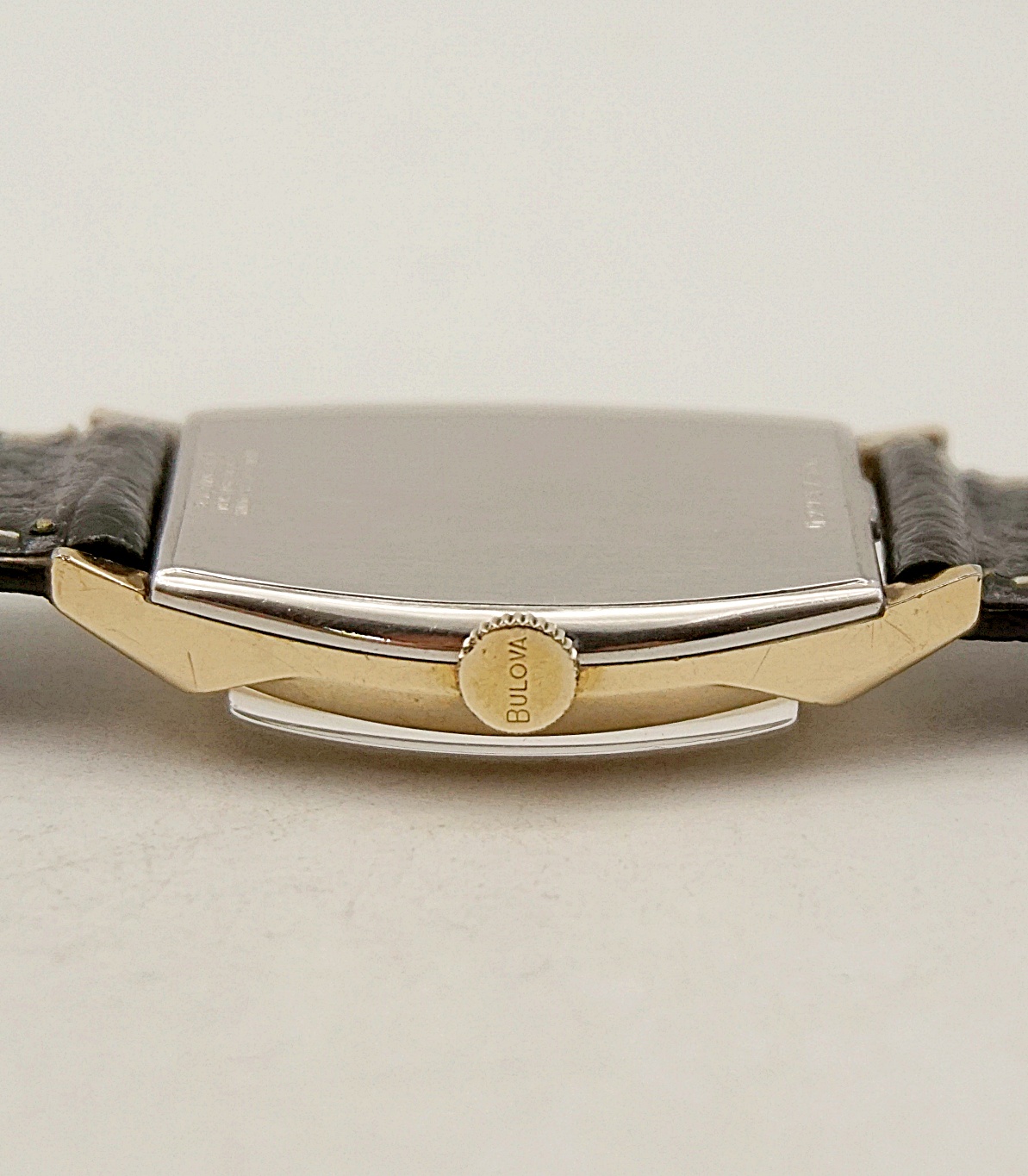 นาฬิกาเก่า BULOVA ไขลานสองเข็มครึ่ง