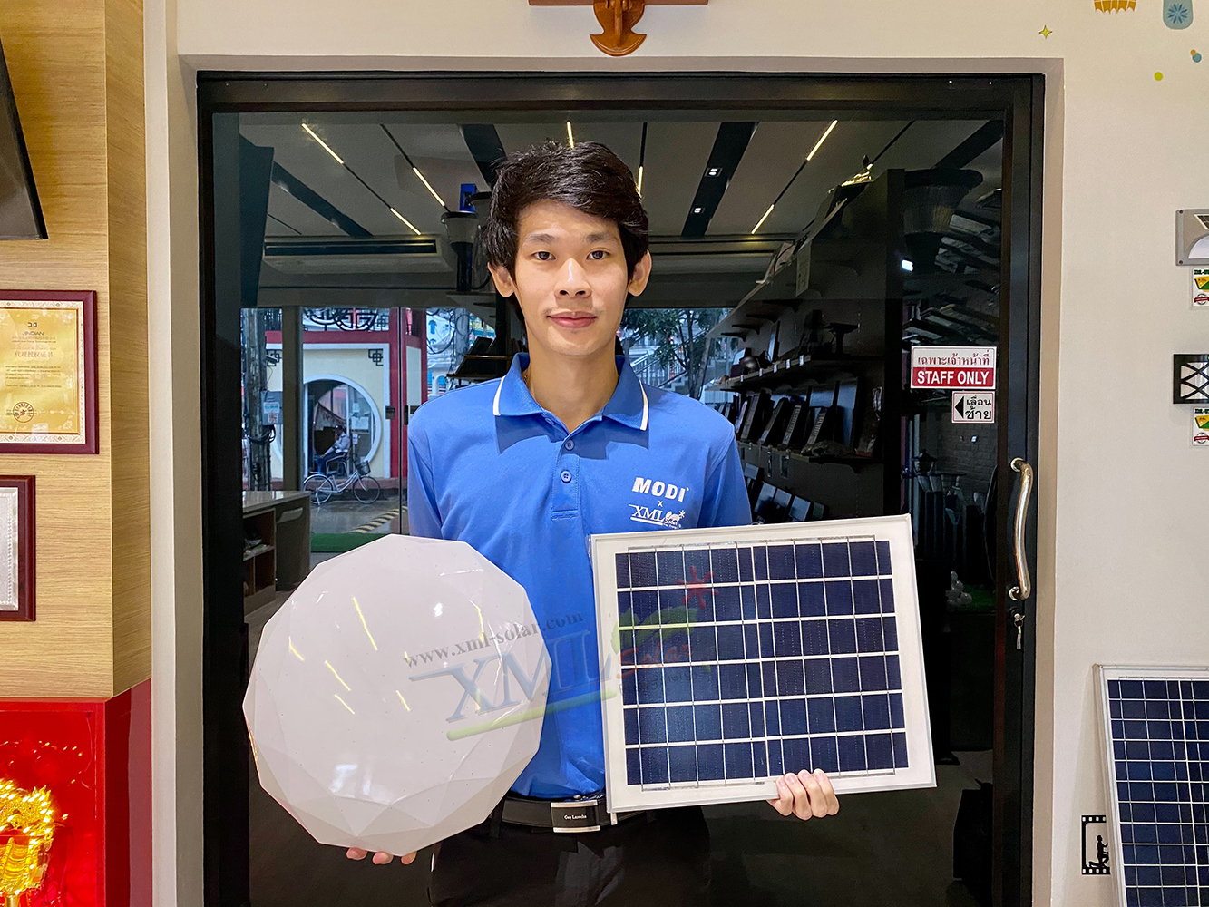 โคมไฟซาลาเปาโซล่าเซลล์ ติดเพดาน-ผนัง 30W Super Bright (แสงขาว)