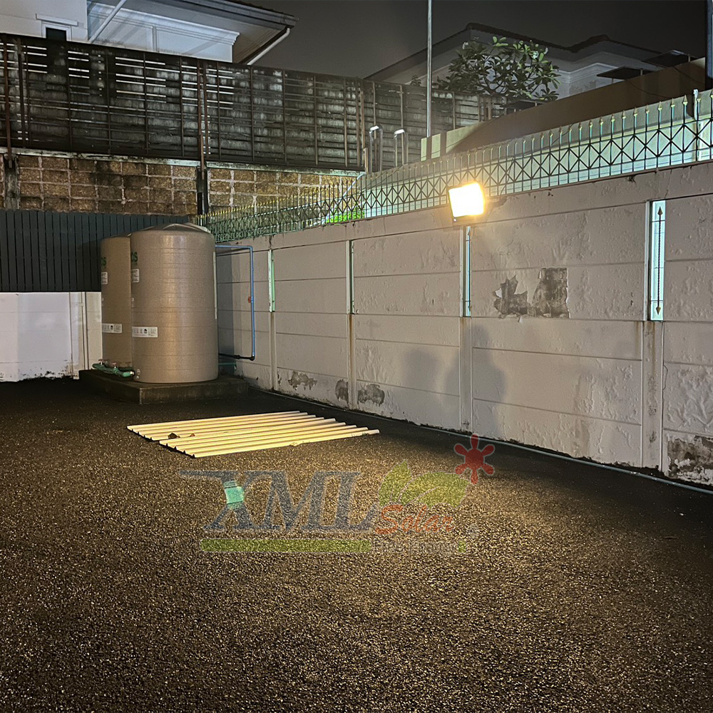 ไฟสปอตไลท์โซล่าเซลล์ 500 Watt กล่องสีน้ำตาล (เปิดได้ 3 แสง)