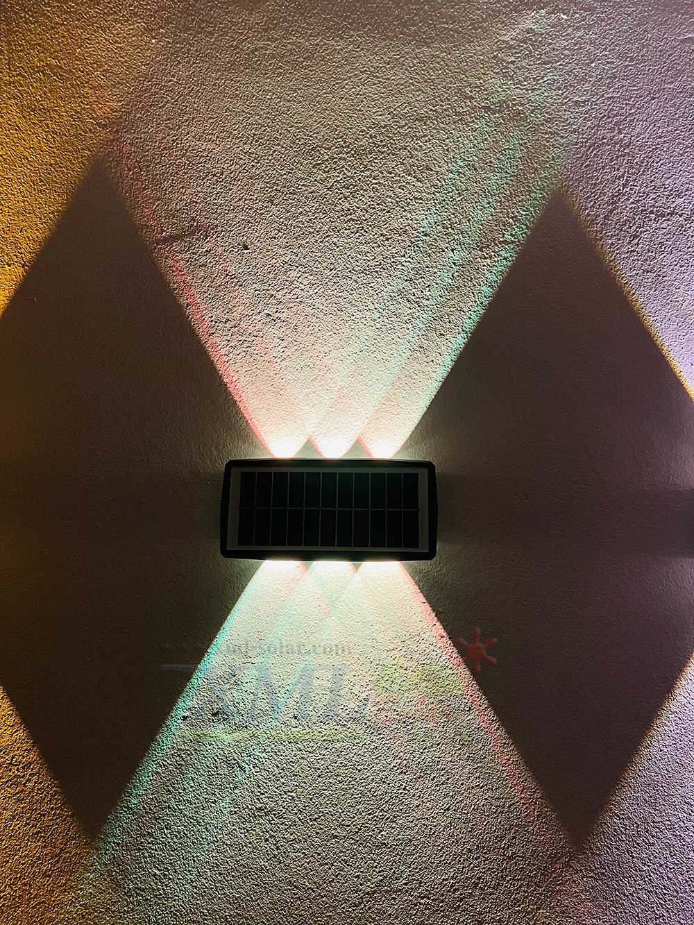 โคมไฟผนังโซล่าเซลล์ 6 LED รุ่นส่องบนล่าง (แสง : RGB)