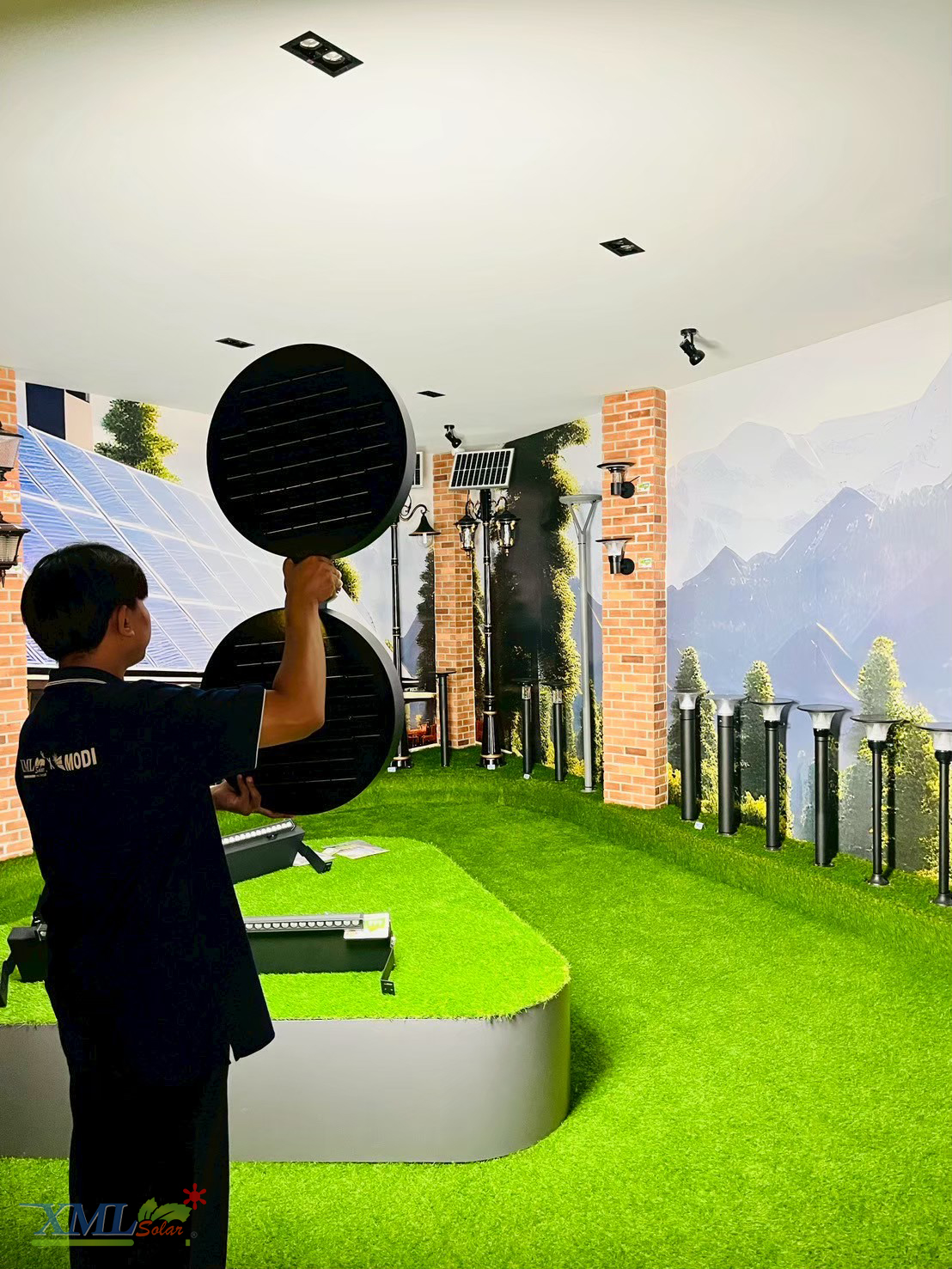 โคมไฟถนนโซล่าเซลล์ รุ่น TT-552T (แสง : ขาว) (เฉพาะหัวโคมไม่รวมเสา)*