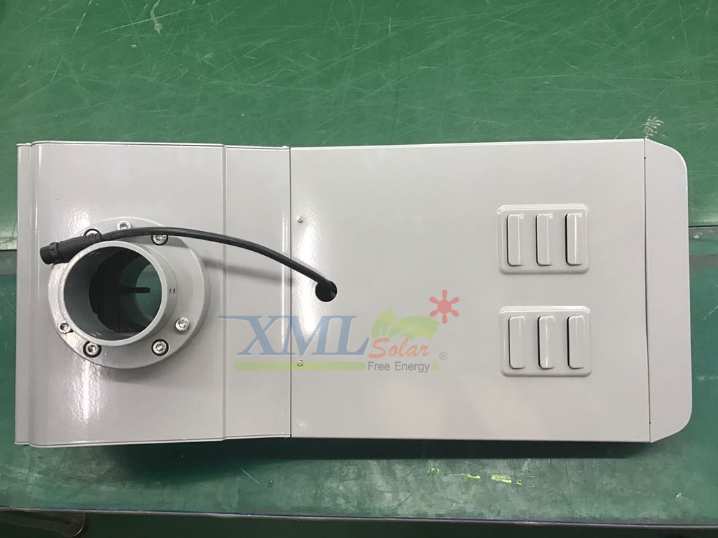 โคมไฟถนนอัจฉริยะ โซล่าเซลล์ 100 Watt Monocrystalline (แสง ขาว)