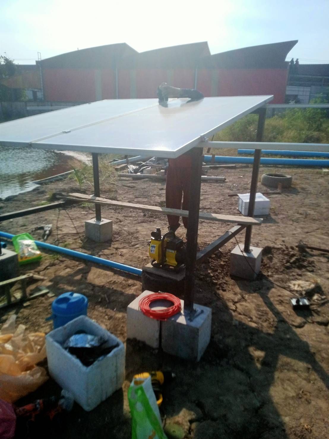 เครื่องสูบน้ำโซล่าเซลล์ (โข่งใหญ่) 750W / 72V. + เเผงโซล่าเซลล์ 450w (2 เเผง)