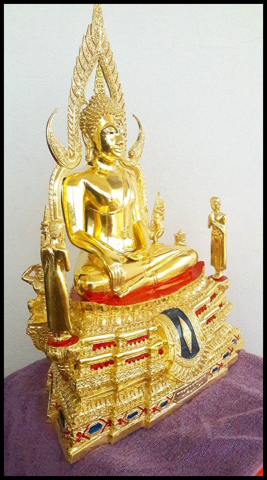 พระพุทธชินราชออกโดยวัดใหญ่ ขนาด9นิ้ว เนื้อทองเหลือง ลงรักปิดทองแท้ มีโมคคลา และสารีบุตร ออกโดยวัดใหญ่จังหวัดพิษณุโลก รหัส466