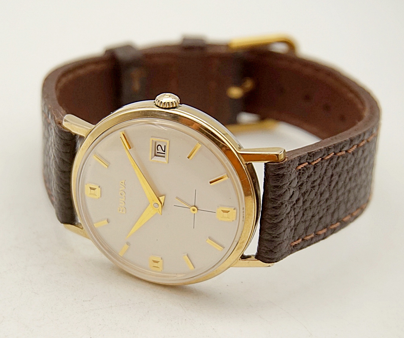นาฬิกาเก่า BULOVA ไขลานสองเข็มครึ่ง