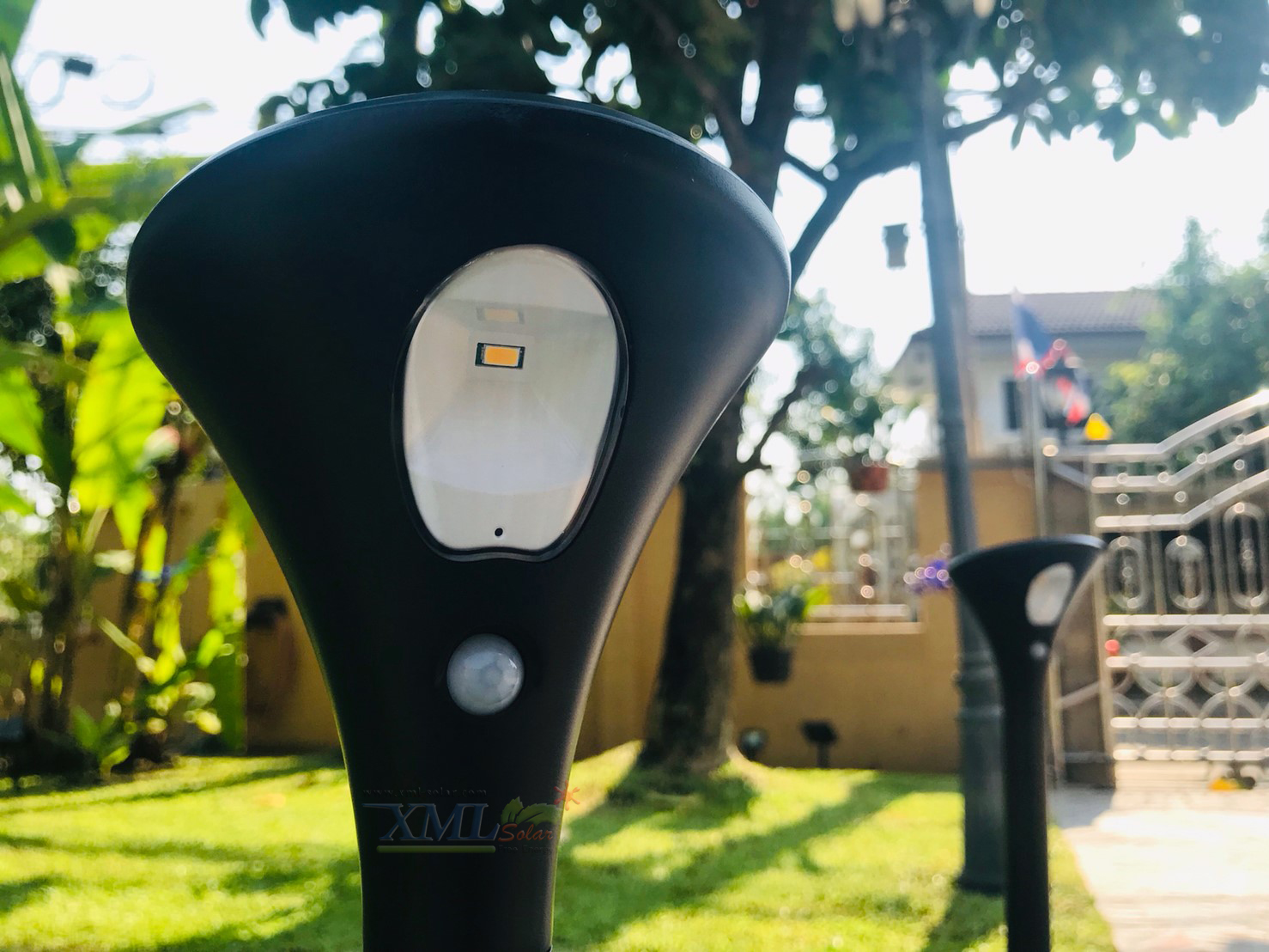ไฟปักสนามโซล่าเซลล์ ทรงไม้เท้า + Motion sensor (เเสง :เหลืองวอมไวท์ ) 1 แถม 1